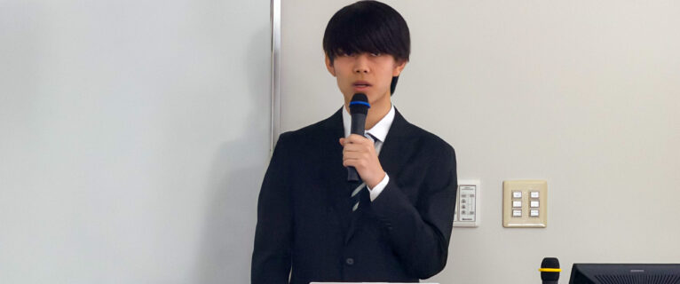 Four undergraduate students submitted their graduation thesis for bachelor degree.