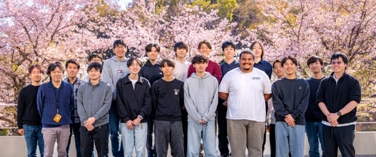 5名の新入生(工学部&情報科学研究科)が研究室のメンバに加わりました。